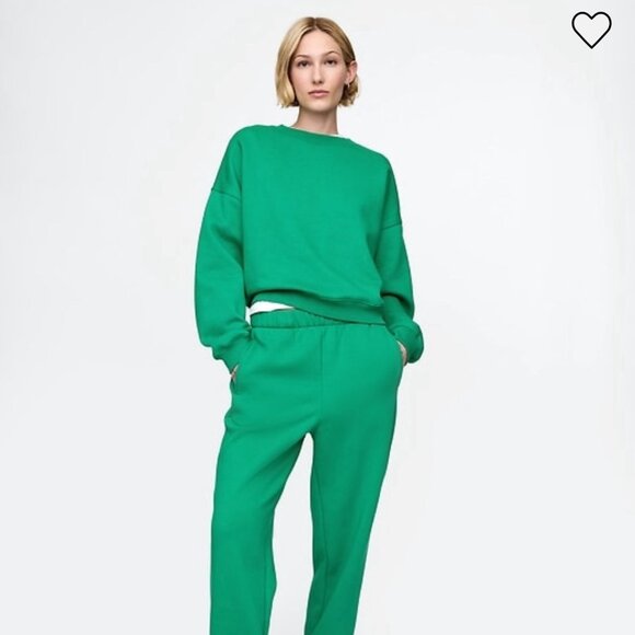 GAP VintageSoft High Rise Relaxed Joggers – Emerald Green (M) – NWT / Never Worn - Picture 1 of 1